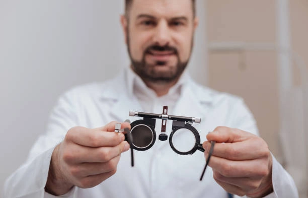 دكتور عيون ممتاز 2025