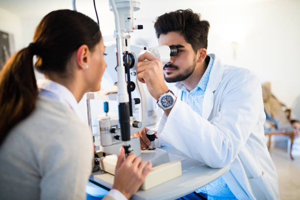 أفضل أطباء فحص النظر